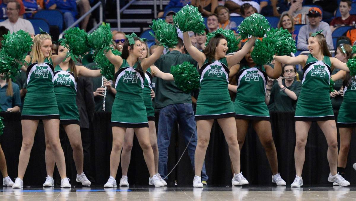 Manhattan-cheerleaders.jpg